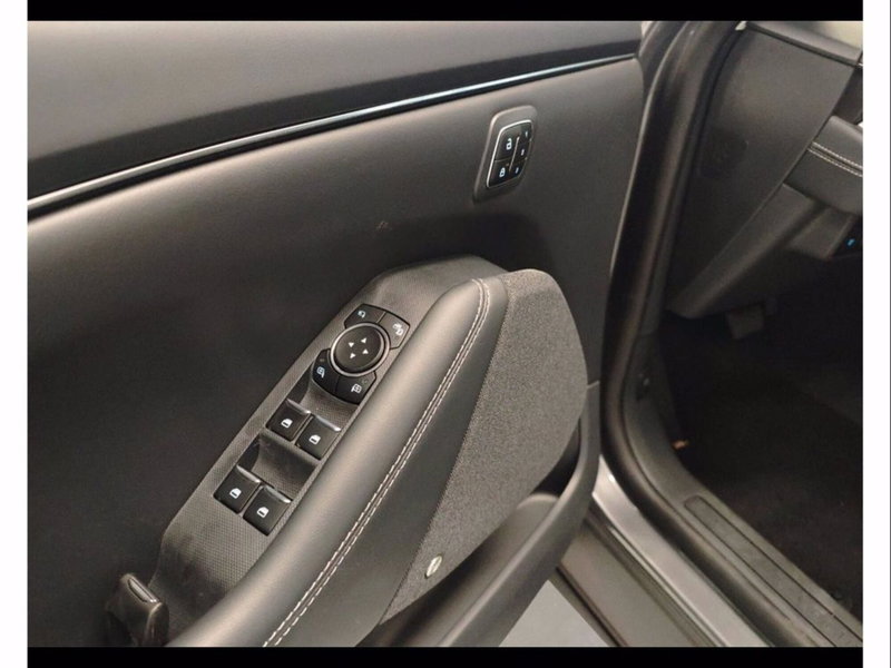 Ford Mustang Mach-E nuova a Catania (10)