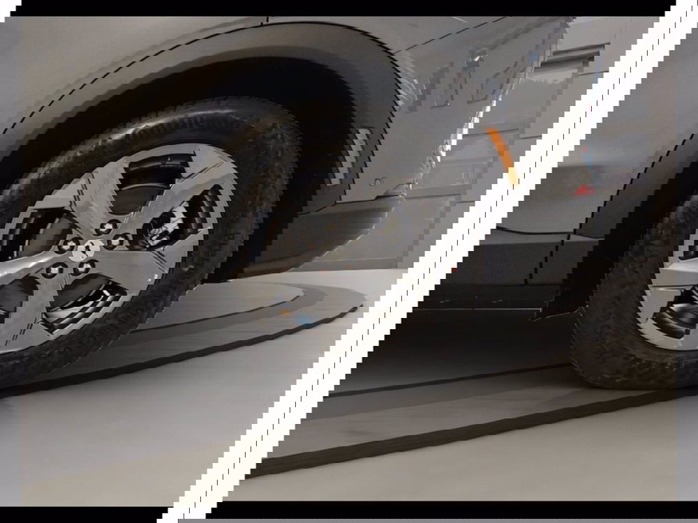 Ford Mustang Mach-E nuova a Catania (18)