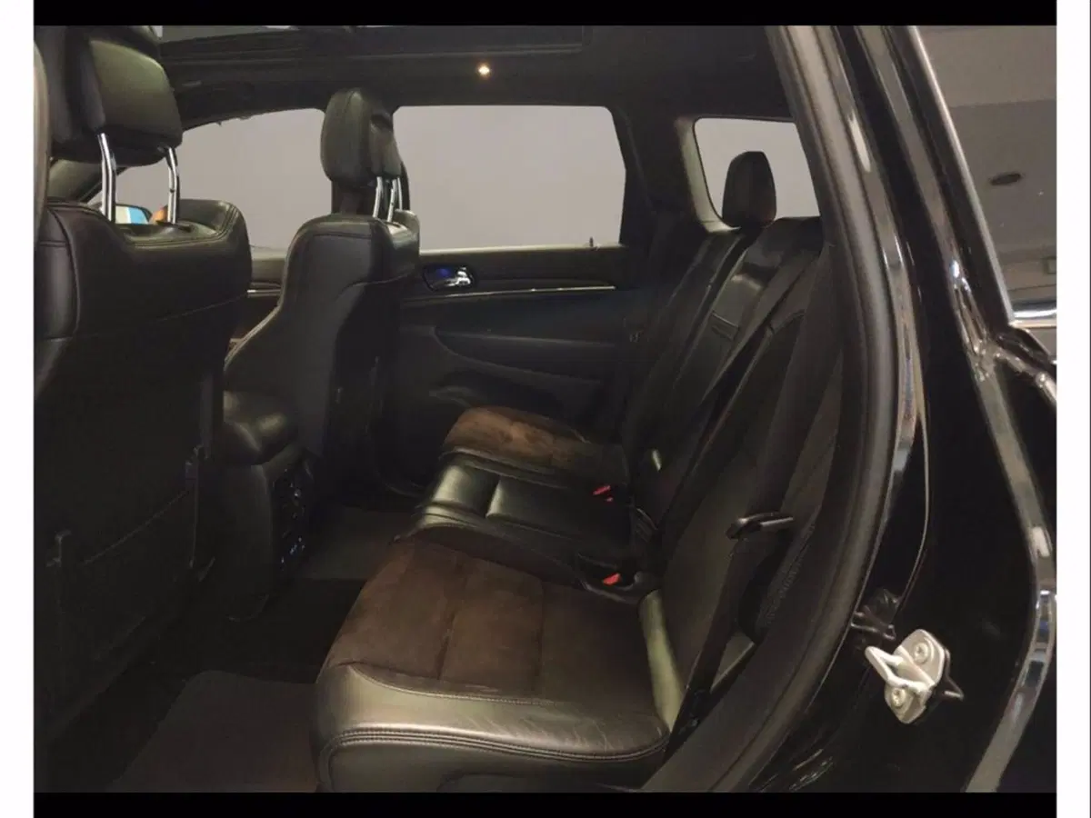 Jeep Grand Cherokee usata a Catania (11)