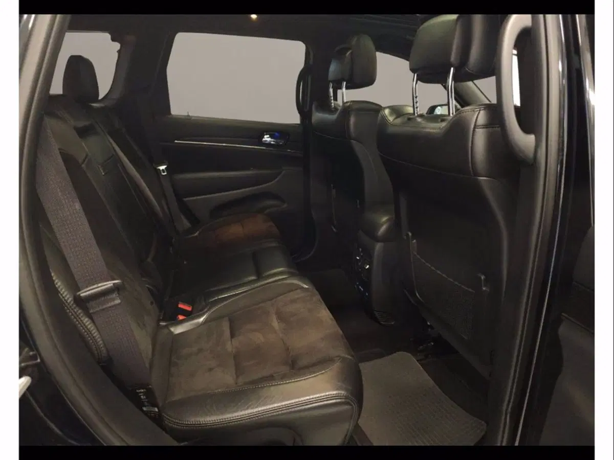 Jeep Grand Cherokee usata a Catania (13)
