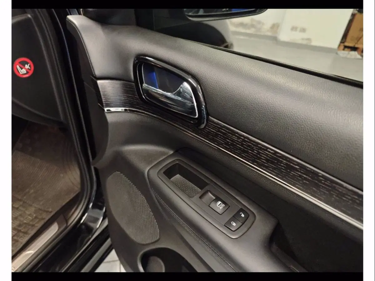 Jeep Grand Cherokee usata a Catania (14)