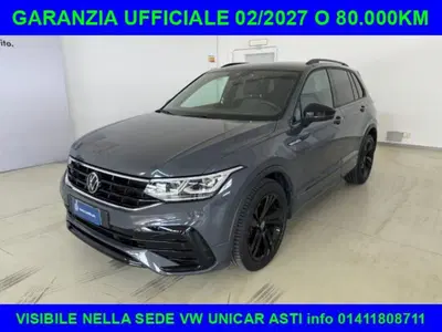 Volkswagen Tiguan 2.0 TDI 150 CV SCR DSG 4MOTION R-Line del 2023 usata a Alba