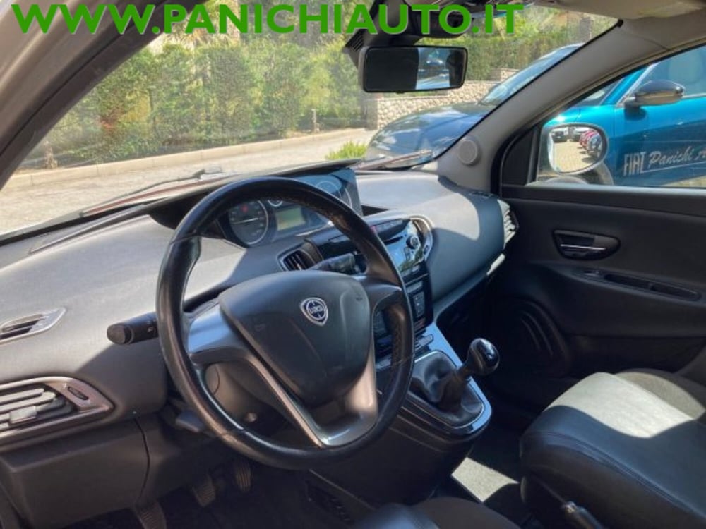 Lancia Ypsilon usata a Arezzo (12)