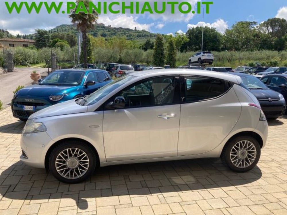 Lancia Ypsilon usata a Arezzo (2)
