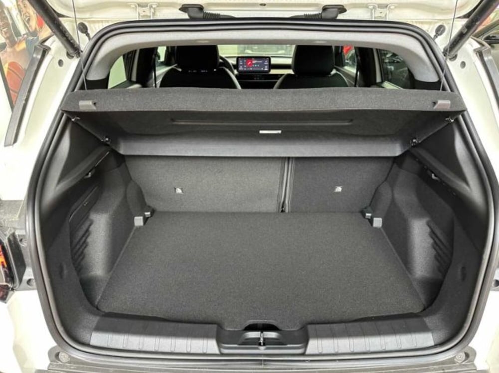 Jeep Avenger nuova a Sondrio (15)