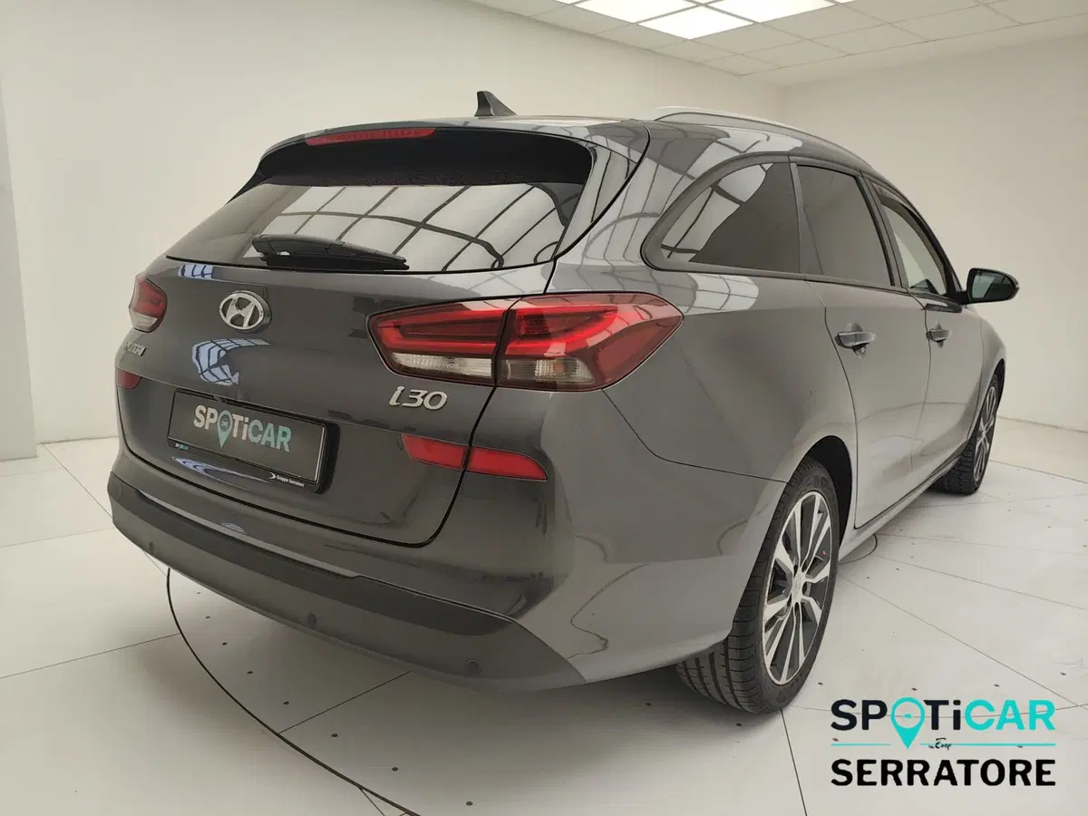 Hyundai i30 Station Wagon usata a Como (5)