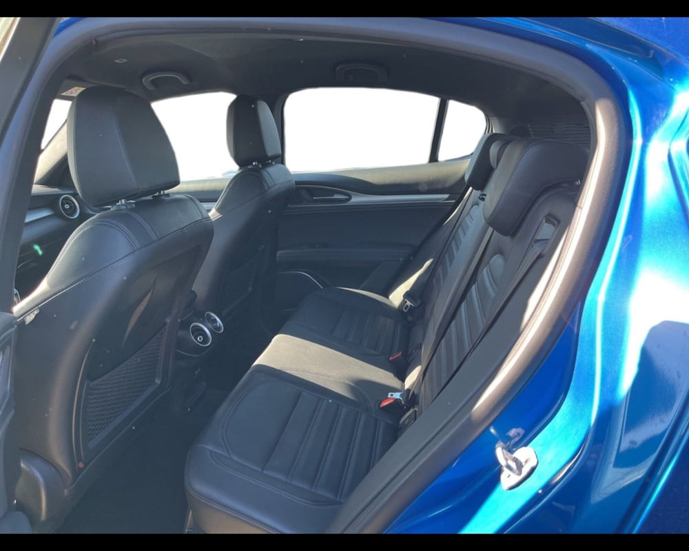 Alfa Romeo Stelvio usata a Torino (11)