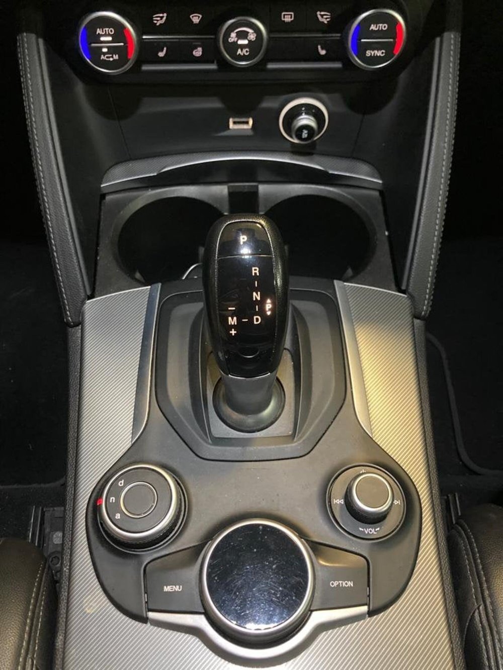 Alfa Romeo Stelvio usata a Chieti (16)