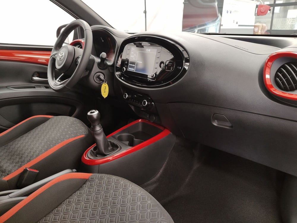 Toyota Aygo X usata a Roma (16)