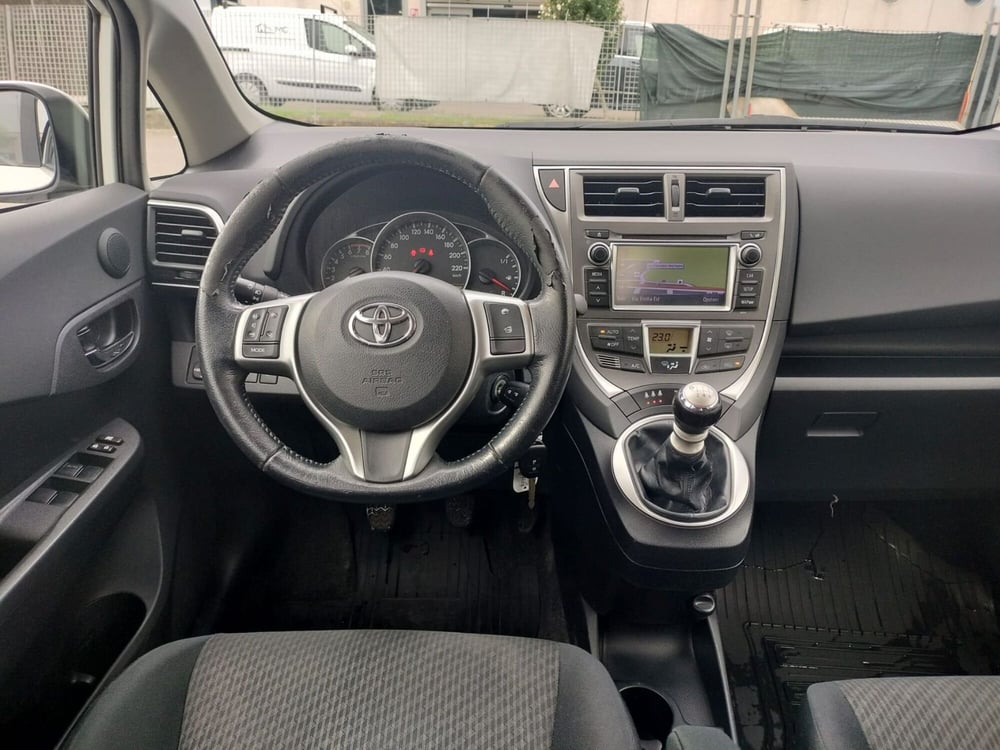 Toyota Verso-S usata a Modena (10)