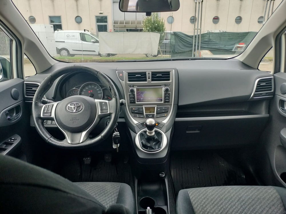 Toyota Verso-S usata a Modena (11)