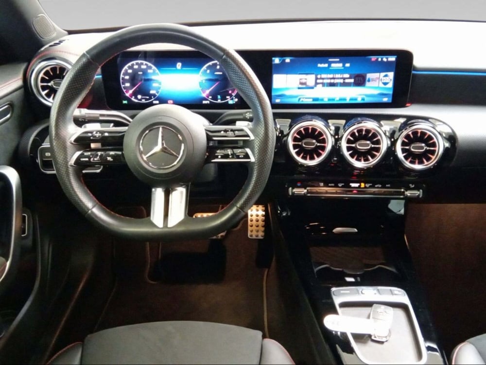 Mercedes-Benz CLA Shooting Brake usata a Pisa (11)