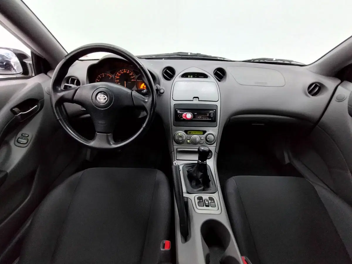 Toyota Celica usata a Como (4)