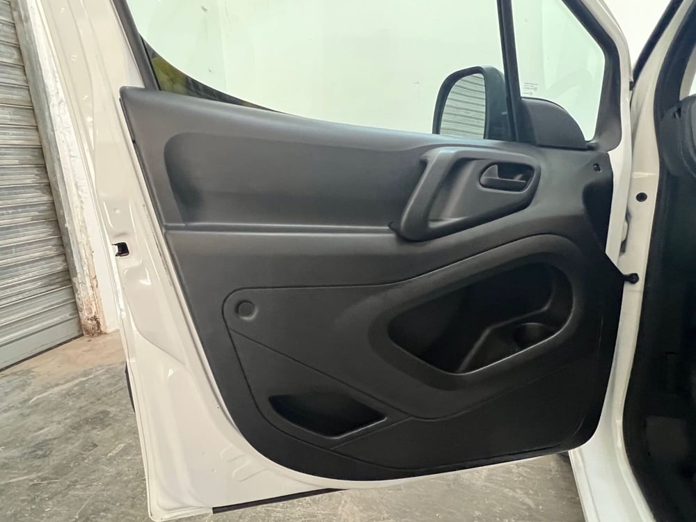 Peugeot Partner Furgone usata a Bari (10)
