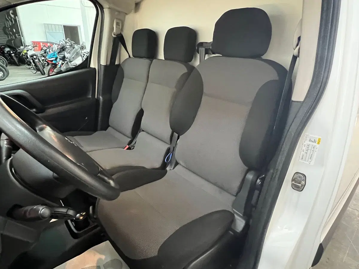 Peugeot Partner Furgone usata a Bari (12)