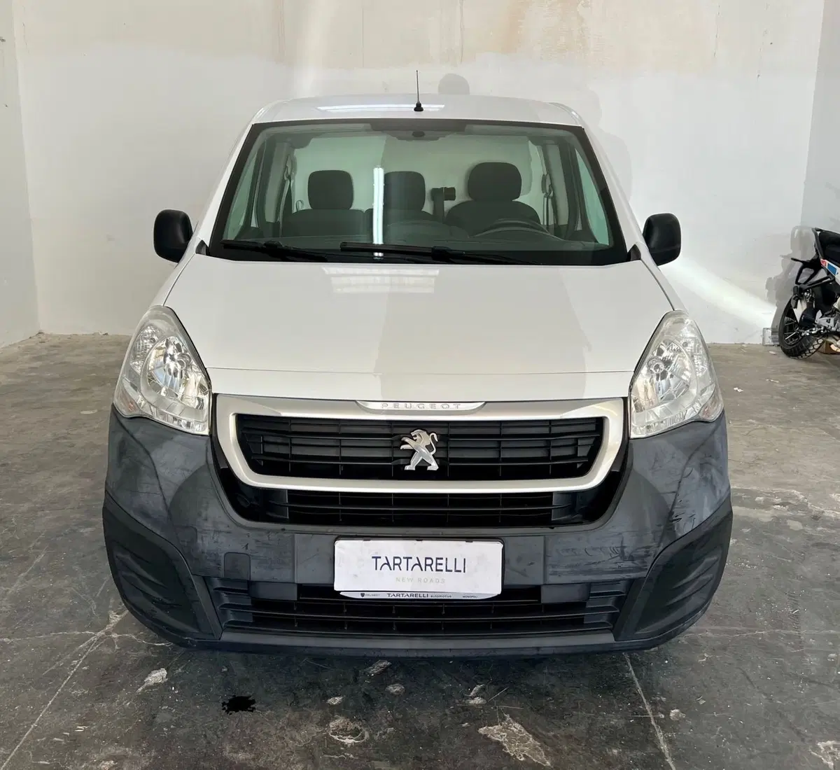 Peugeot Partner Furgone usata a Bari (2)