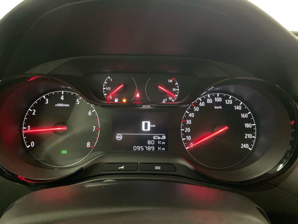 Opel Crossland X usata a Macerata (9)