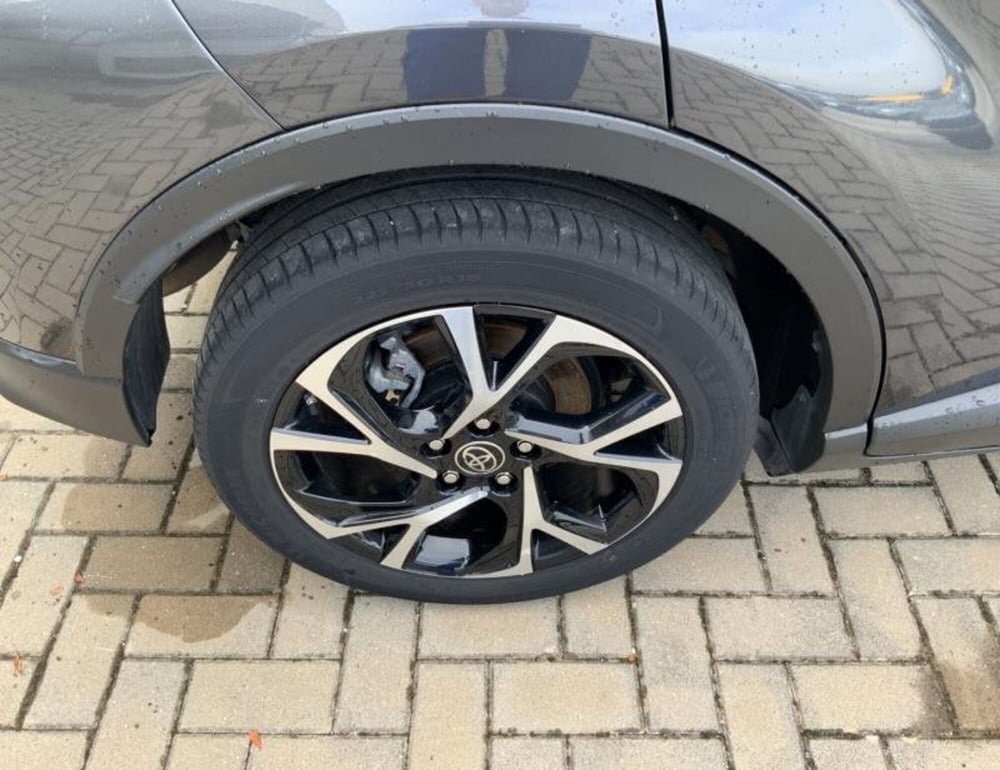 Toyota Toyota C-HR usata a Perugia (9)