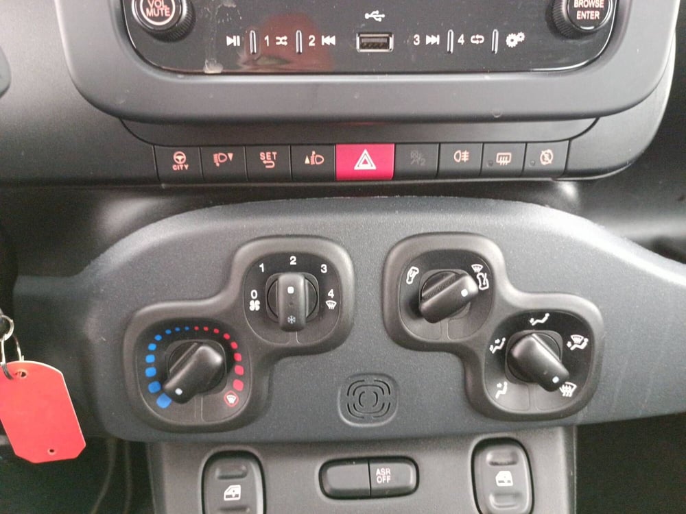 Fiat Panda Cross usata a Treviso (16)