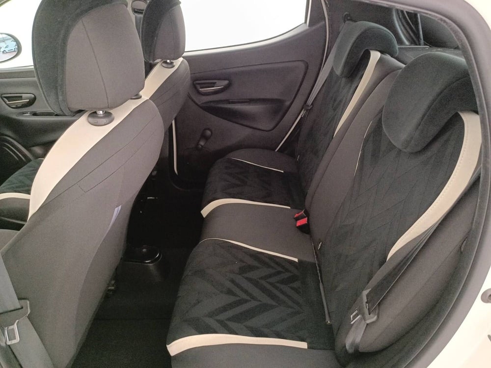 Lancia Ypsilon usata a Treviso (12)