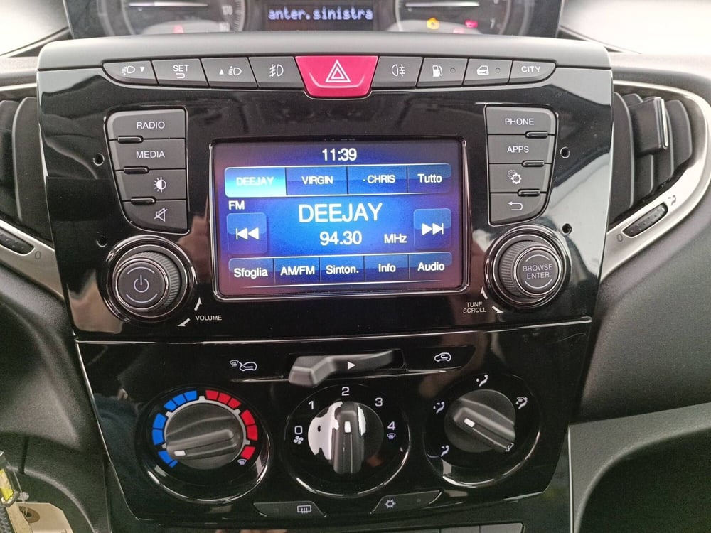 Lancia Ypsilon usata a Treviso (15)
