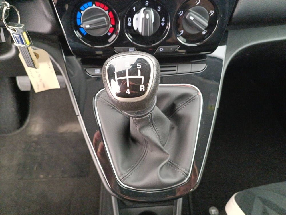 Lancia Ypsilon usata a Treviso (16)