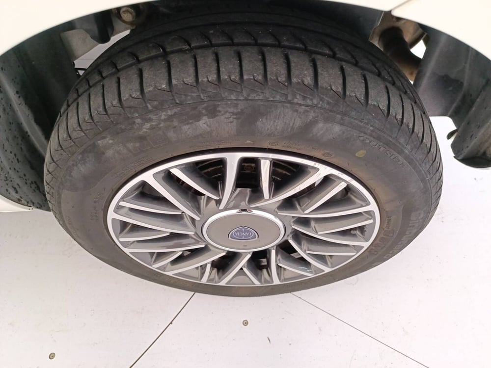 Lancia Ypsilon usata a Treviso (19)