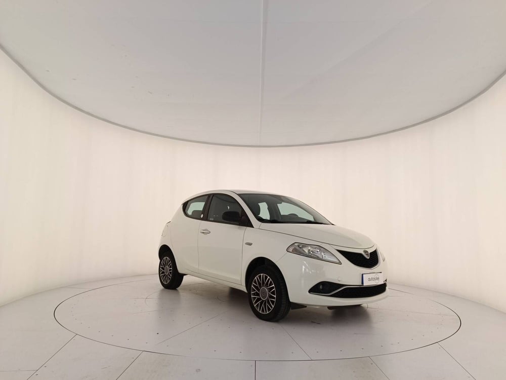 Lancia Ypsilon usata a Treviso (3)