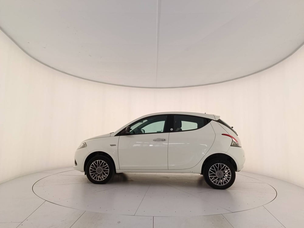 Lancia Ypsilon usata a Treviso (8)