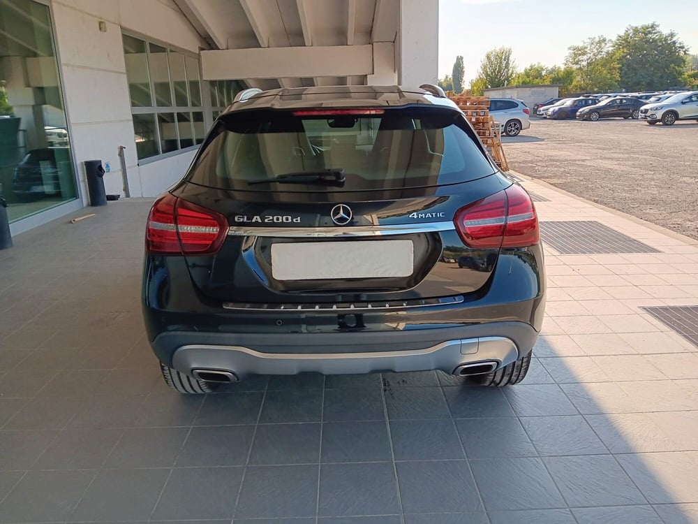 Mercedes-Benz GLA SUV usata a Asti (4)