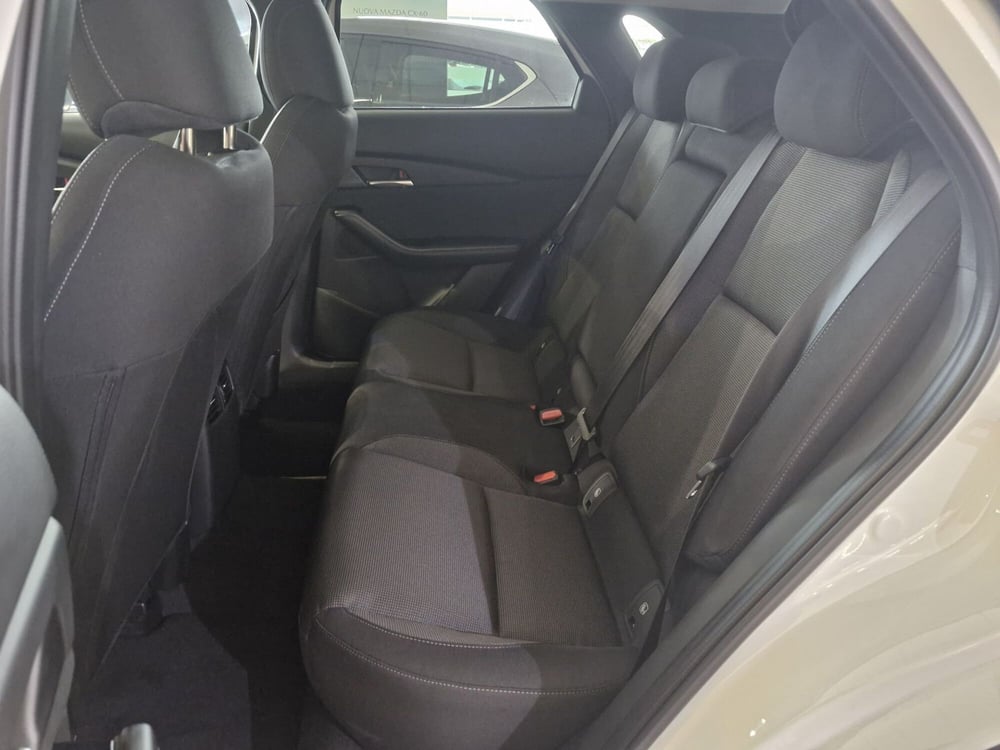Mazda CX-30 nuova a Vercelli (10)
