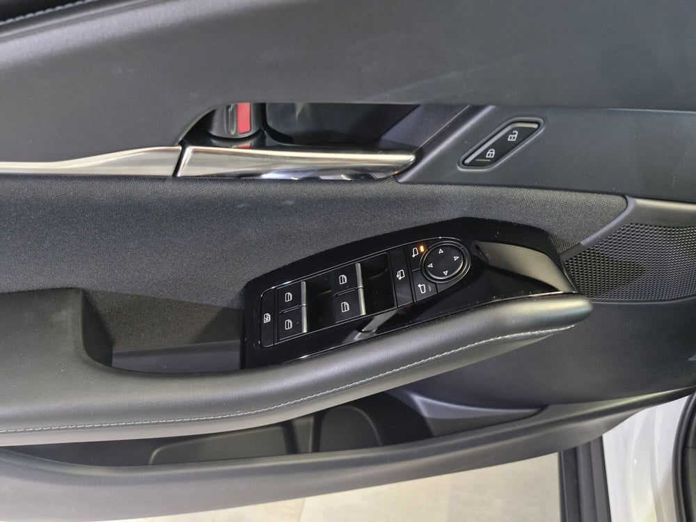 Mazda CX-30 nuova a Vercelli (9)
