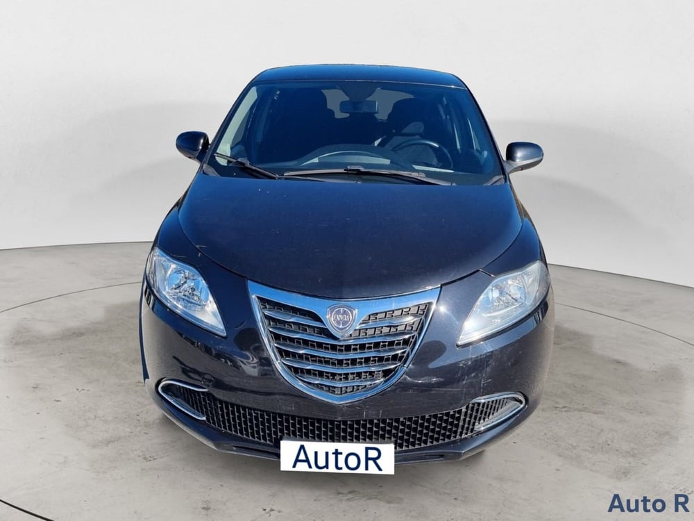 Lancia Ypsilon usata a Potenza (4)