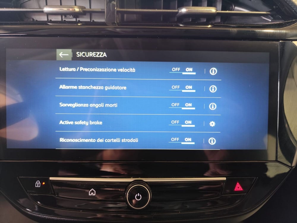 Opel Corsa usata a Milano (18)