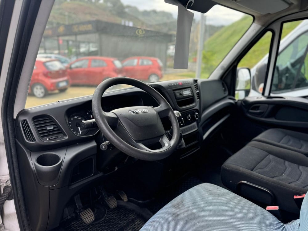 Iveco Daily Furgone usata a Salerno (18)