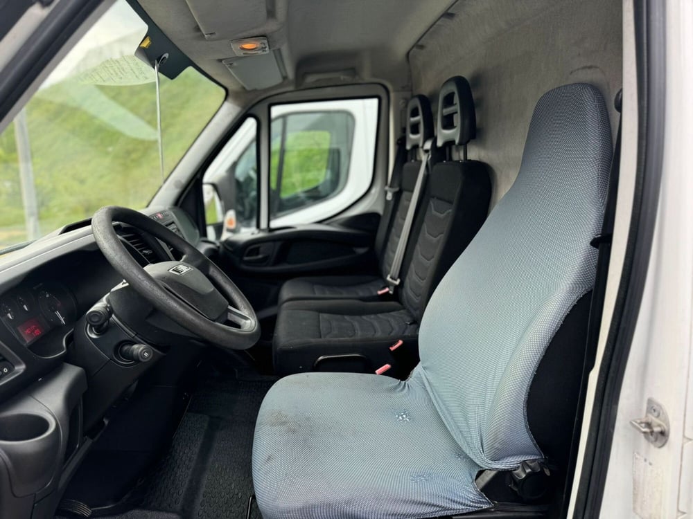 Iveco Daily Furgone usata a Salerno (19)