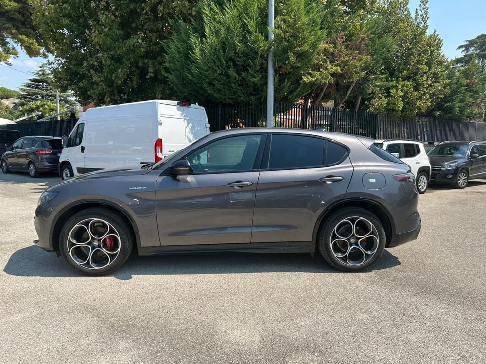 Alfa Romeo Stelvio usata a Salerno (10)