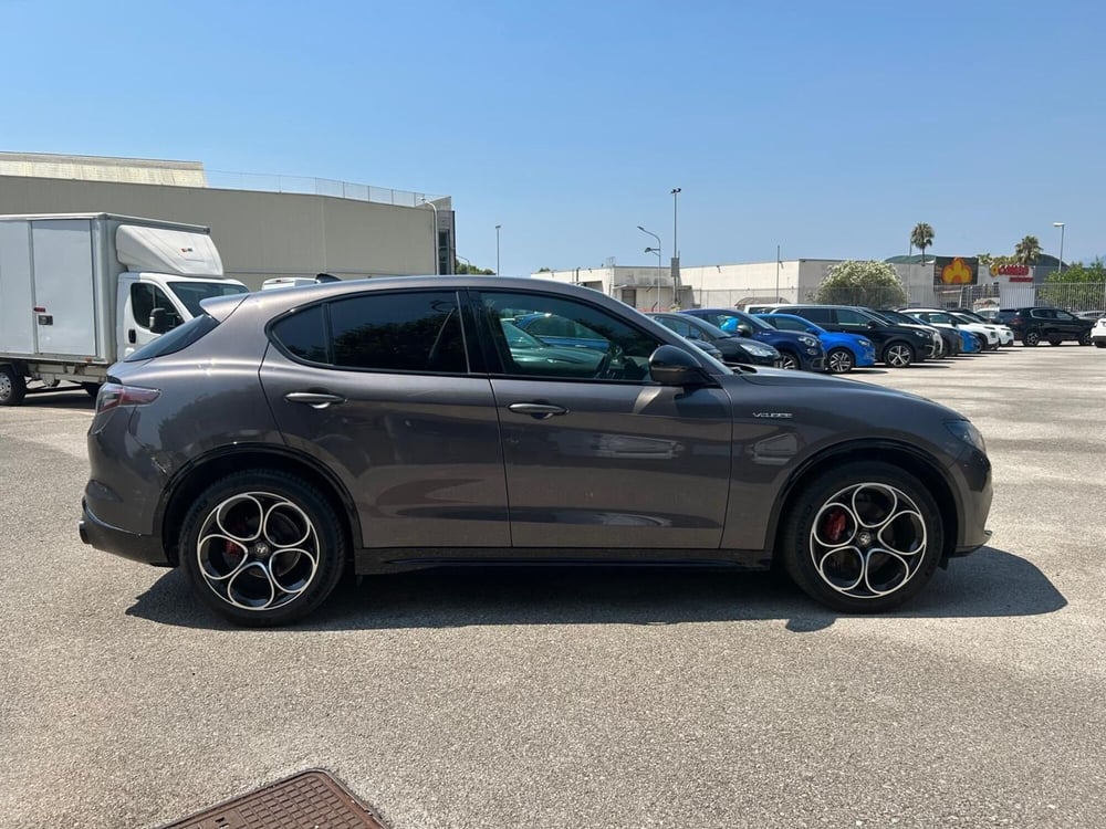 Alfa Romeo Stelvio usata a Salerno (11)