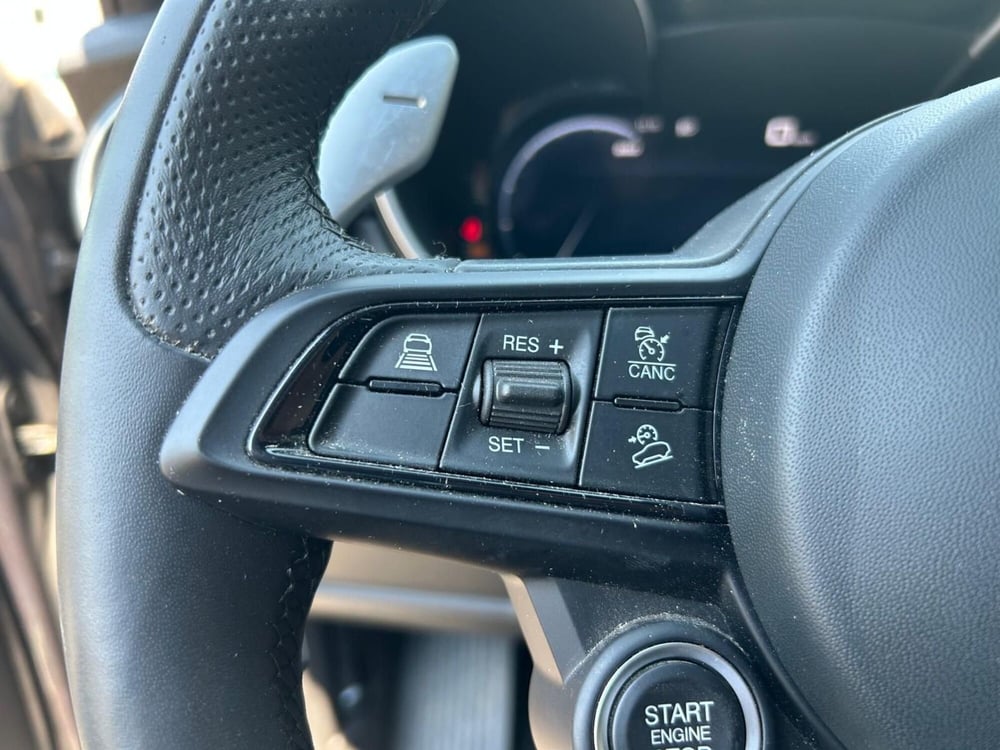 Alfa Romeo Stelvio usata a Salerno (18)