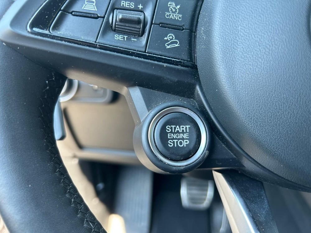 Alfa Romeo Stelvio usata a Salerno (19)
