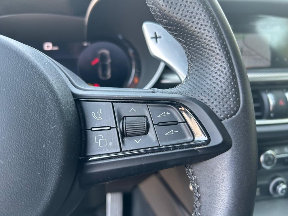 Alfa Romeo Stelvio usata a Salerno (20)