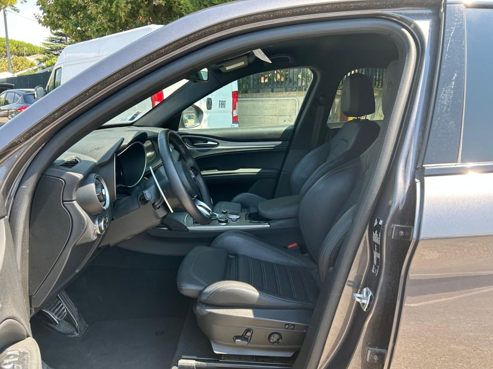 Alfa Romeo Stelvio usata a Salerno (6)