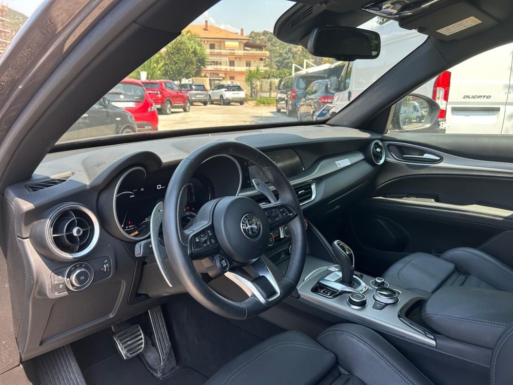 Alfa Romeo Stelvio usata a Salerno (8)