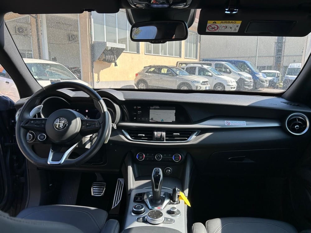 Alfa Romeo Stelvio usata a Salerno (5)