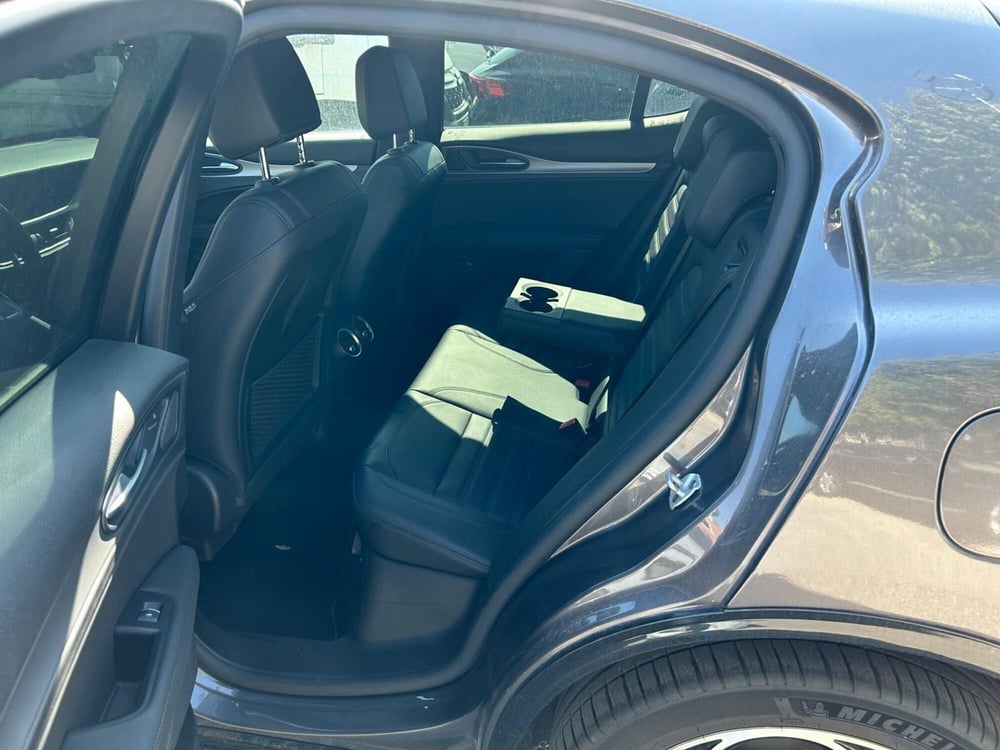 Alfa Romeo Stelvio usata a Salerno (7)