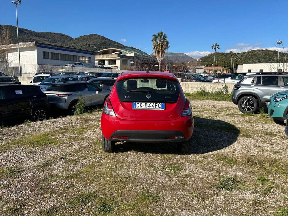 Lancia Ypsilon usata a Salerno (12)