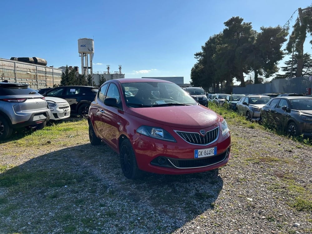 Lancia Ypsilon usata a Salerno (2)