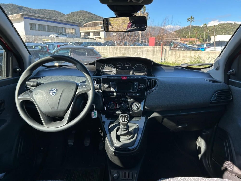 Lancia Ypsilon usata a Salerno (5)