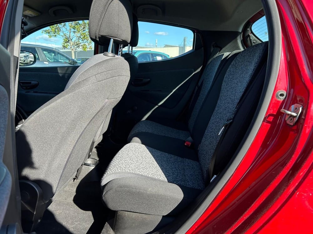 Lancia Ypsilon usata a Salerno (7)