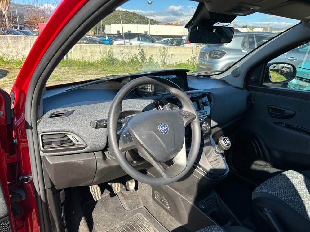 Lancia Ypsilon usata a Salerno (8)
